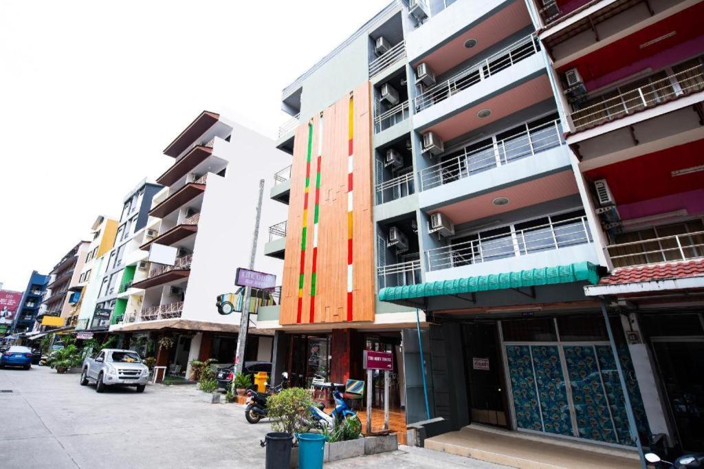 Oyo 292 The Oddy Hip Hotel Patong Екстер'єр фото