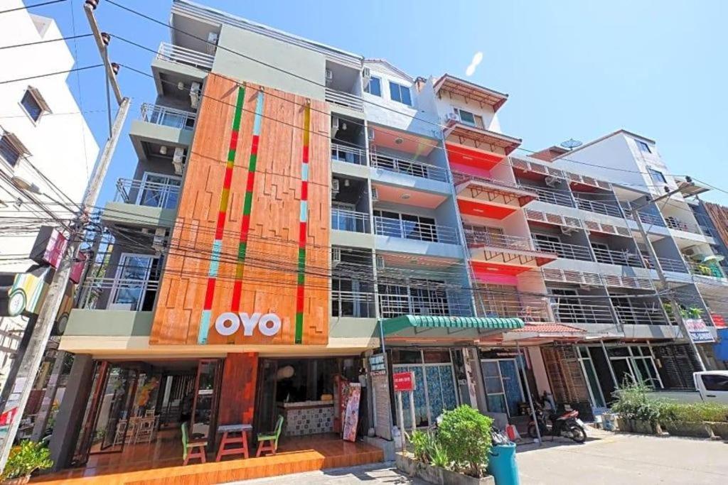 Oyo 292 The Oddy Hip Hotel Patong Екстер'єр фото