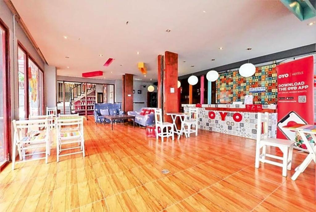 Oyo 292 The Oddy Hip Hotel Patong Екстер'єр фото