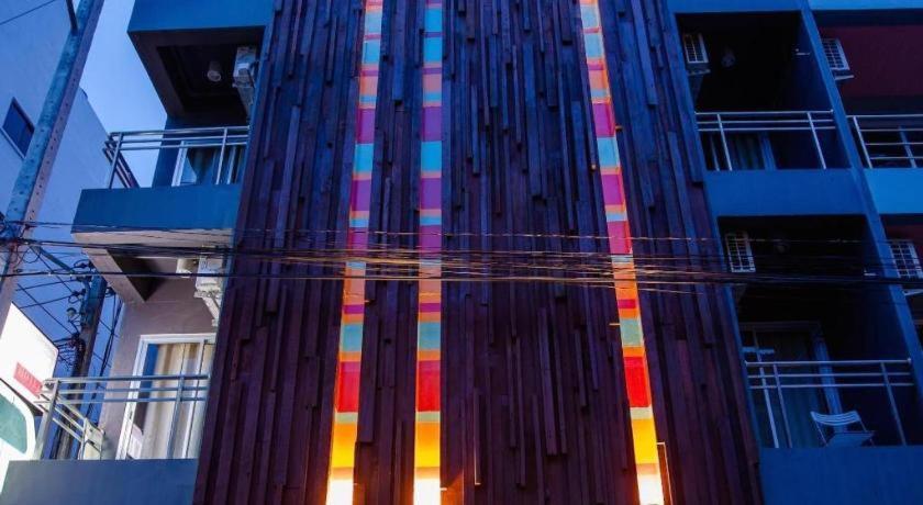 Oyo 292 The Oddy Hip Hotel Patong Екстер'єр фото