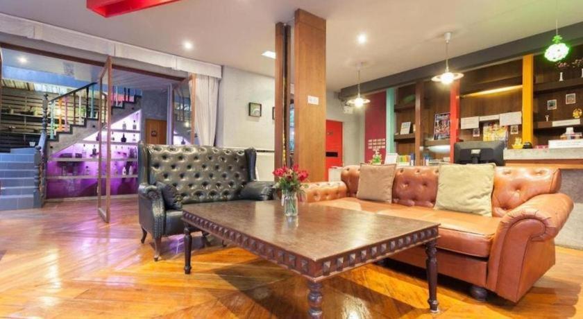 Oyo 292 The Oddy Hip Hotel Patong Екстер'єр фото