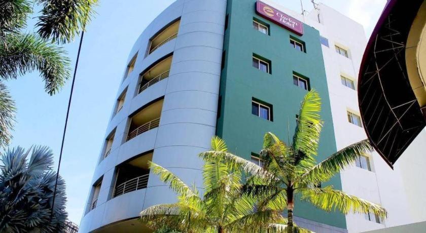 Oyo 292 The Oddy Hip Hotel Patong Екстер'єр фото
